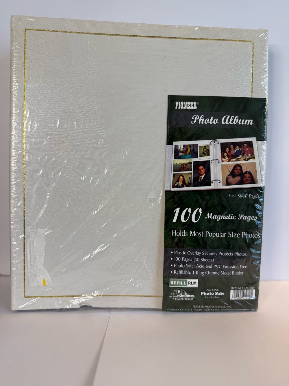 Vintage Pioneer White Faux Alligator Photo Album 100 Magnetic Pages NEW
